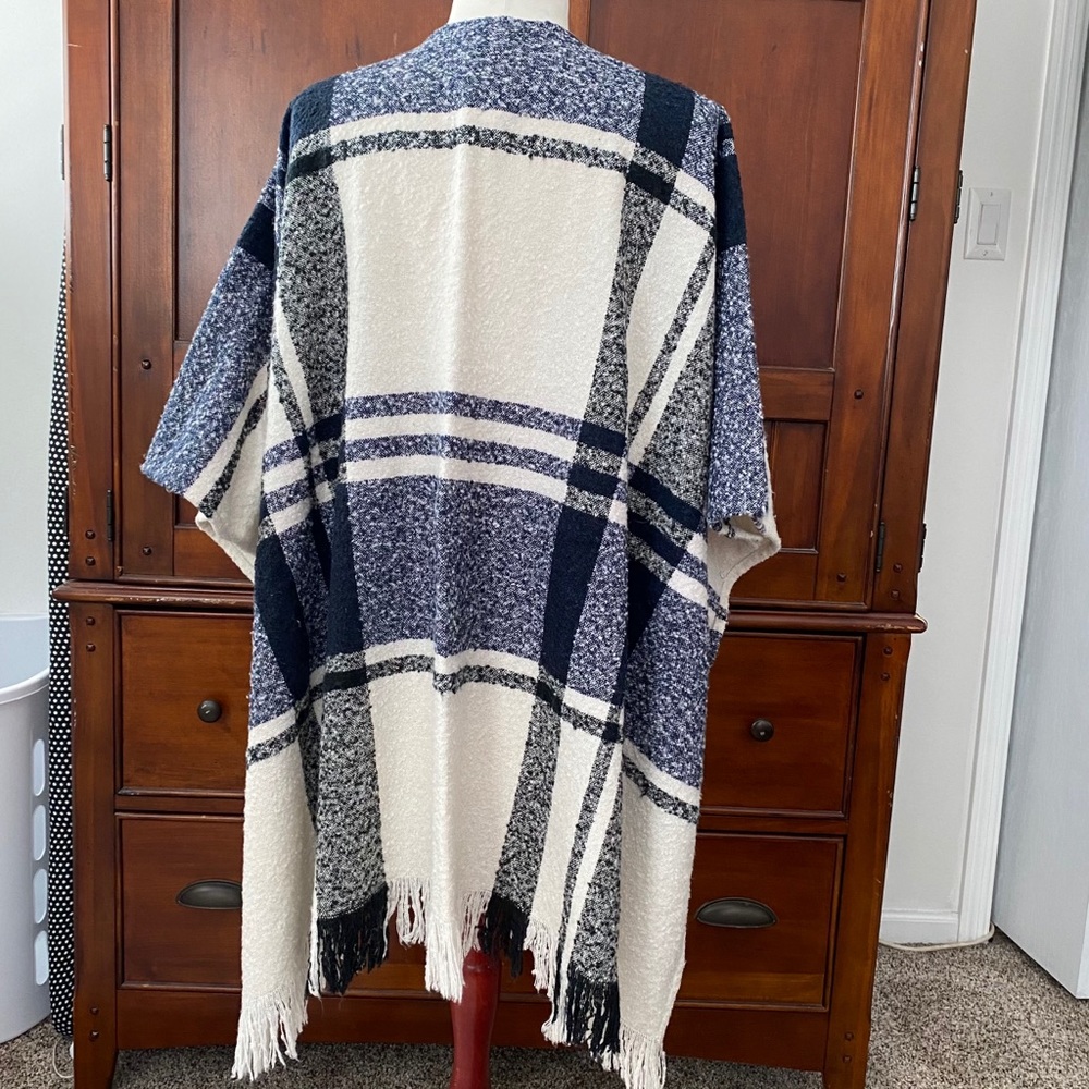Sweater Wrap - Picture 6 of 8